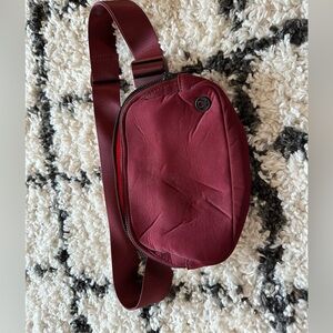 Lululemon belt bag 2L